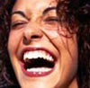 Почему женщины смеются над шутками дольше и громче?