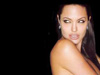 Анджелина Джоли открывает школу киллеров