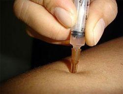 Медики успешно испытали две вакцины против ВИЧ