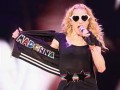 Певица Мадонна упала с лошади