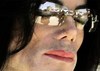 Шприц, убивший Майкла Джексона, продают на аукционе
