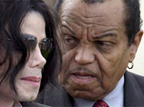 Отец Майкла Джексона подаёт в суд на Конрада Мюррея по обвинению в убийстве