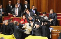 БЮТ требует расследовать избиение депутатов оппозиции в Раде 