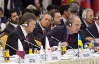 Янукович предложил странам Азии посреднические услуги 