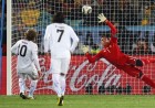 Уругвай победил хозяев ЧМ-2010- сборную ЮАР 