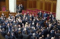 СМИ: В команде Януковича 9 депутатов-совмещенцев и министр 