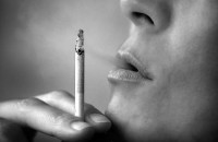 Курение приводит к ухудшению слуха, - ученые 