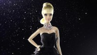 Christie's выставлена кукла Барби за полмиллиона долларов 