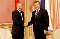 Янукович: украинские компании готовы обеспечивать турецкую армию 