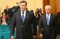 Украинцы недовольны работой Януковича и Азарова, - опрос 