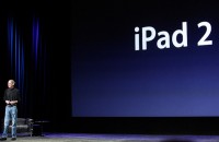Стив Джобс показал новый iPad 

