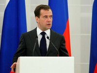 Медведев: Украине не удастся сесть на два стула 