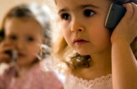Узнайте какие мобильные телефоны нужно покупать детям