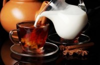 Чай с молоком теряет полезные свойства, - ученые 
