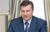 Янукович поручил Азарову не допустить отрицательного влияния роста цен на газ 