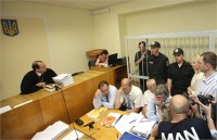 Свидетель по делу Луценко рассказал, что уходил с допросов мокрый от крови 