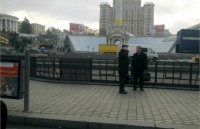 Майдан обнесли металлическим забором 