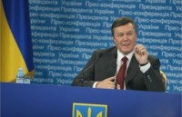 Янукович: Украина требует уважения к себе 