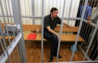 Посол Франции назвал Луценко невиновным человеком в клетке 