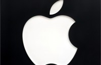 Apple на день стала самой дорогой компанией в мире 