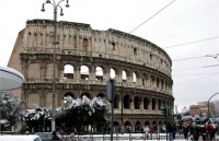Мороз разрушает римский Колизей 