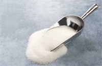 Кабмин поднял цены на сахар на 15,8% 
