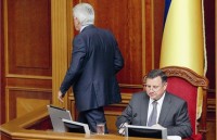 Бютовец подал в суд на Литвина и Мартынюка за языковой закон 