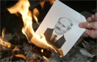 Оппозиция в Беларуси передумала участвовать в выборах - Reuters 