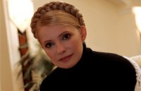 Тимошенко призывает демократический мир остановить «диктатора Януковича» 