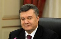 Янукович думает что из-за политики украинцы не замечают улучшений 