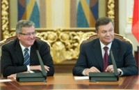 Коморовский признался, что советовал Януковичу провести перевыборы в спорных округах 