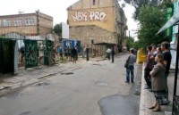 Милиция защищает незаконную застройку в Десятинном переулке, проводит задержания активистов 