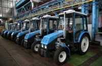 Крупнейший в Украине производитель тракторов грозит остановить работу из-за проблем российских партнеров на таможне 