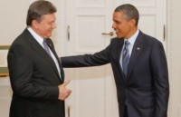 США требуют от Ахметова и Клюева повлиять на Януковича, иначе - санкции. 